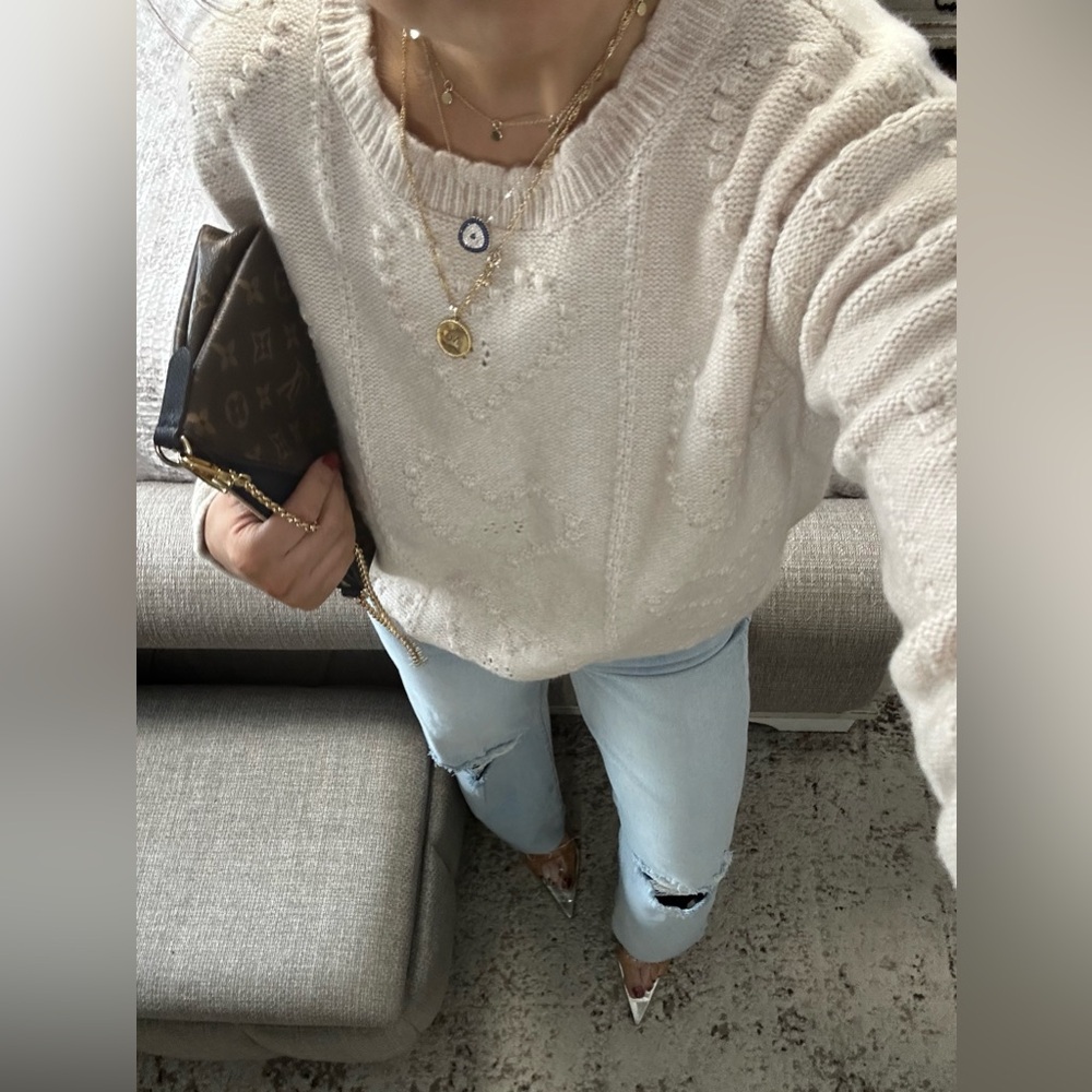 New🩷 Soft Light Wash High-Rise Wide Straight Jeans - Picture 9 of 11